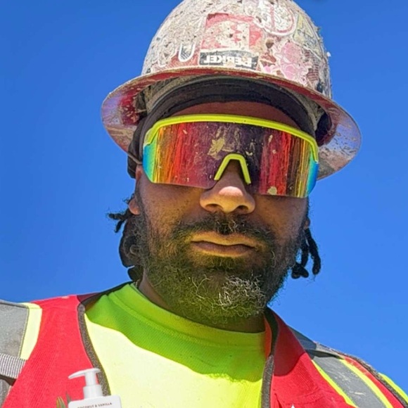 Meet your Posher, Justin - Picture 1 of 1